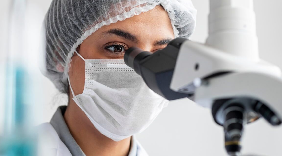 close-up-researcher-min close-up-researcher-min